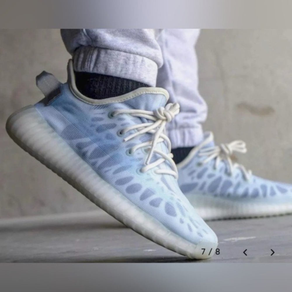 Adidas Yeezy Boost 350 V2 Mono Ice Mens Size 8 Blue‎ Good GW2869 Sneaker